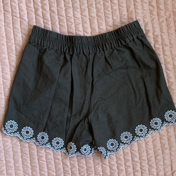 Elastic waist jcrew shorts - Picture 2 of 3